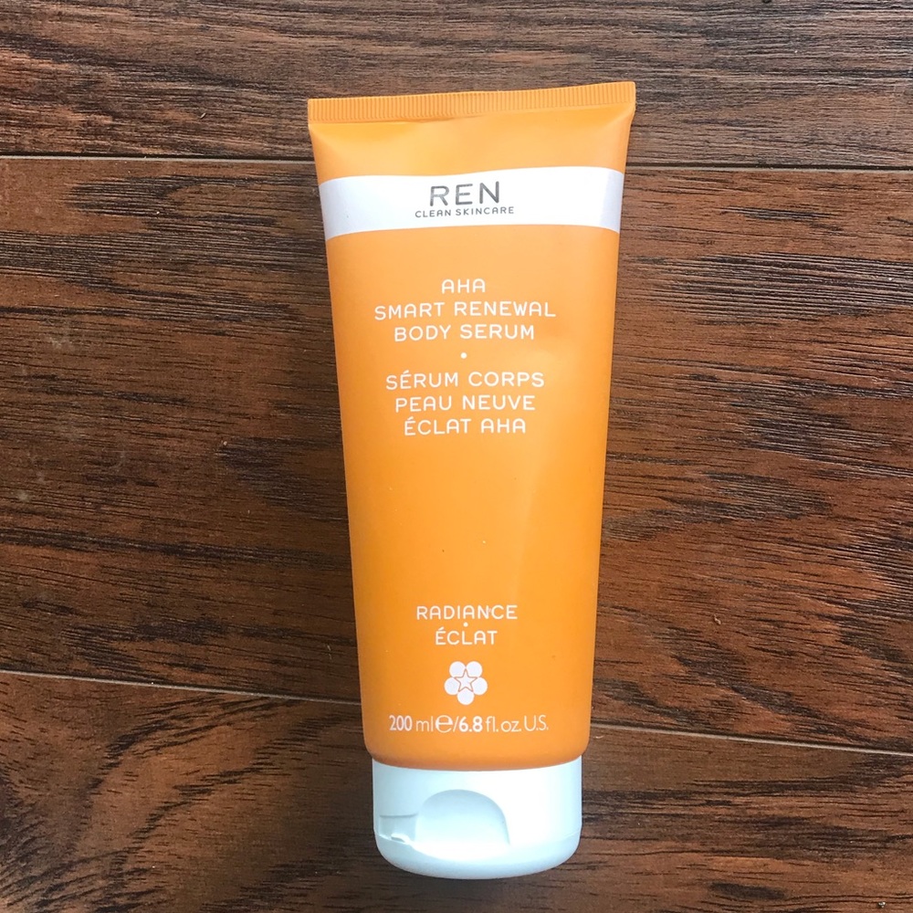 REN Clean Skincare
AHA Smart Renewal Body